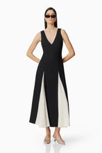 Load image into Gallery viewer, CURAAE Vera Midi Dress