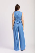 Load image into Gallery viewer, EN SAISON Liana Chambray Top