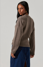 Load image into Gallery viewer, ASTR The Label Saffi Sweater