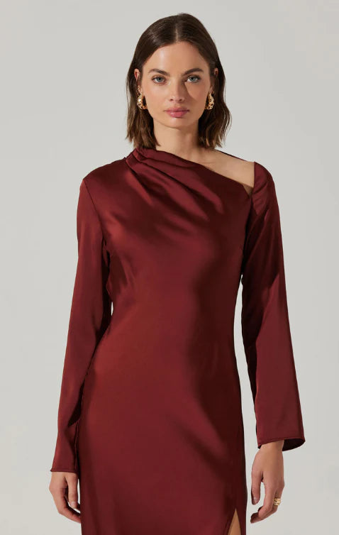 ASTR the Label Catriona Long Sleeve Satin Maxi Dress Mulberry ASTR the Label Catriona Long Sleeve Satin Maxi Dress Mulberry