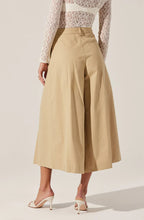 Load image into Gallery viewer, ASTR The Label Rowen Pleated Culotte Pants