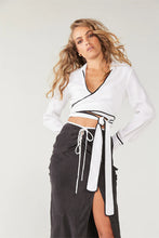 Load image into Gallery viewer, SOVERE Encore Twist & Wrap Shirt