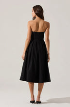 Load image into Gallery viewer, ASTR The Label Reiona Strapless Pleated Midi Dress
