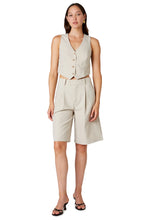 Load image into Gallery viewer, NIA Daisy Shorts bermuda length trouser shorts spring THD SHOPPE 2024