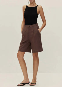 ELODIE Dion Bermuda Shorts
