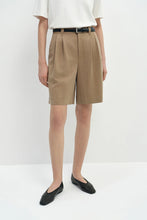 Load image into Gallery viewer, RUE SOPHIE Yana Arrow Belt Loop Bermuda Short