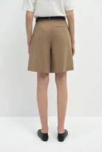 Load image into Gallery viewer, RUE SOPHIE Yana Arrow Belt Loop Bermuda Short