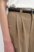 Load image into Gallery viewer, RUE SOPHIE Yana Arrow Belt Loop Bermuda Short