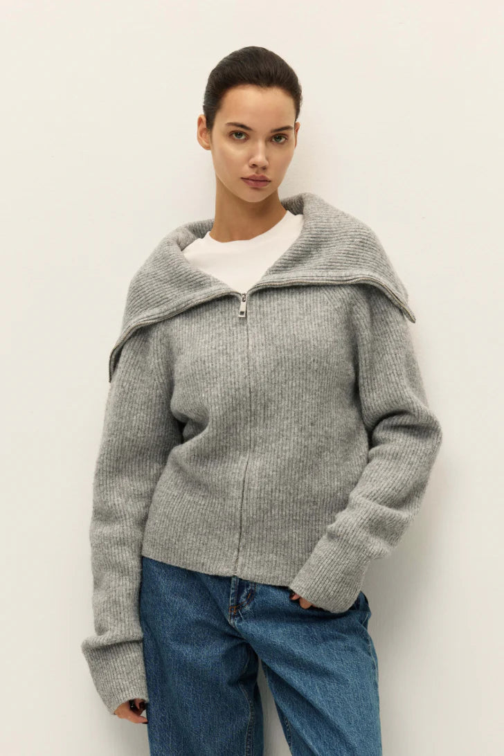 ELODIE Leigh Zip Up Sweater