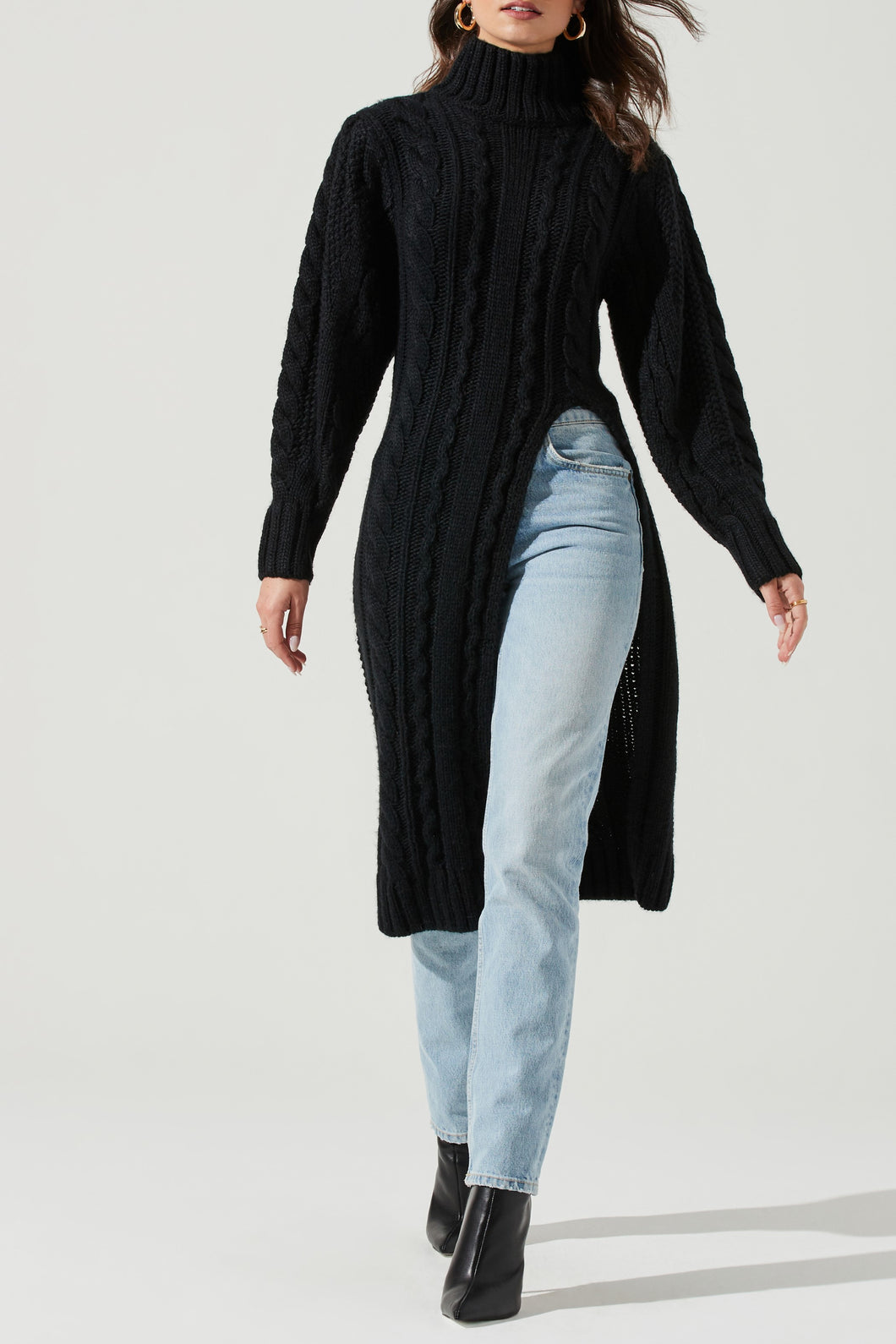 ASTR The Label Evangelina Cable Knit Sweater